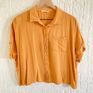 Mustard Orange Yellow Short Sleeve Button Down Shirt Size Medium